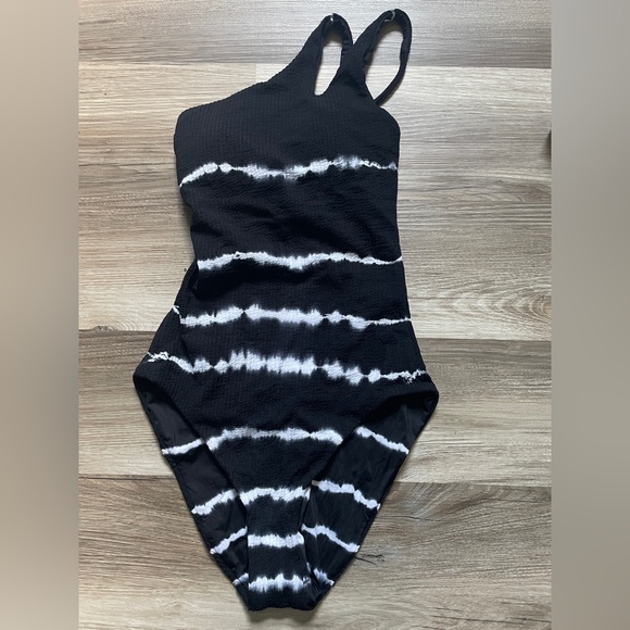 BECCA Other - BECCA Black and White Tie-Dye One Piece Swimsuit